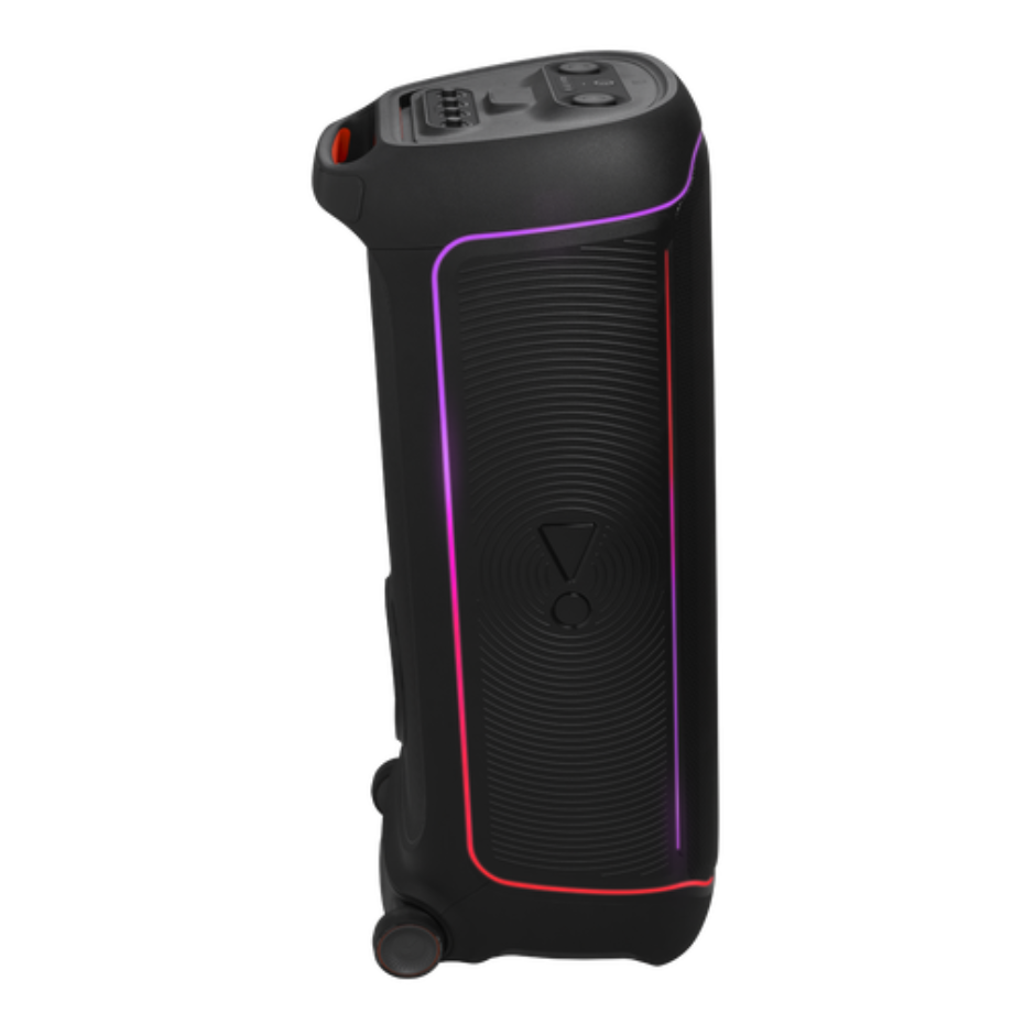 Fun Party Atmosphere with JBL PartyBox Ultimate Group of friends enjoying music with JBL PartyBox Ultimate at a party.